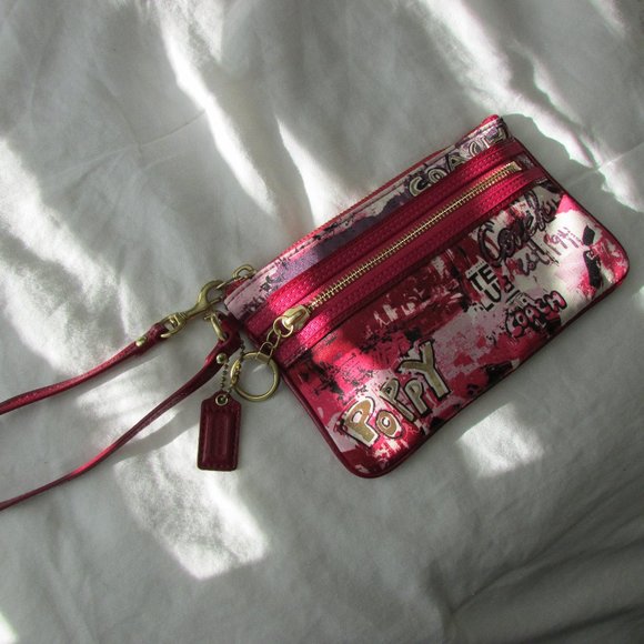RARE Coach Poppy Pink Wristlet - Picture 1 of 8